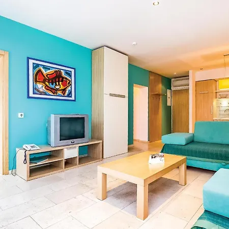 Apartman Nice In With Sauna, 2 Bedrooms And Swimming Pool