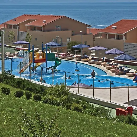 Apartman Nice In With Sauna, 2 Bedrooms And Swimming Pool