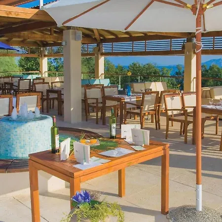 Apartman Nice In With Sauna, 2 Bedrooms And Swimming Pool *
