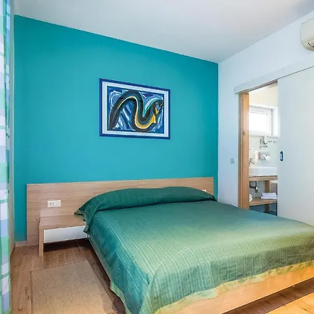 Nice In With Sauna, 2 Bedrooms And Swimming Pool Apartman Novi Vinodolski