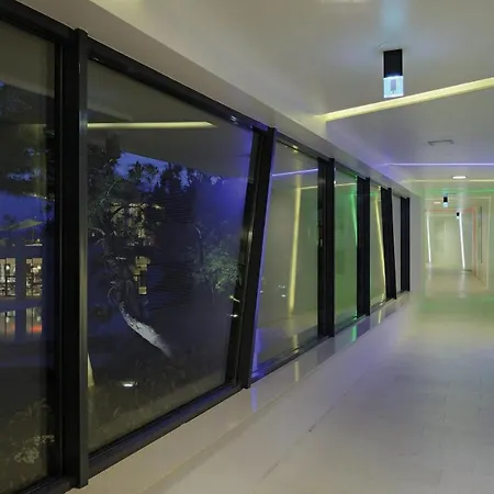 Nice In With Sauna, 2 Bedrooms And Swimming Pool *