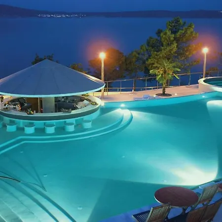 Nice In With Sauna, 2 Bedrooms And Swimming Pool *