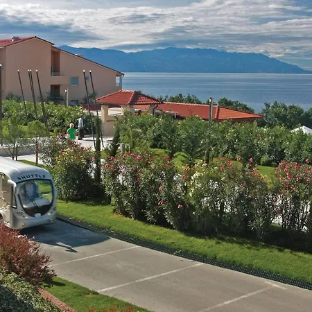 Nice In With Sauna, 2 Bedrooms And Swimming Pool Apartman