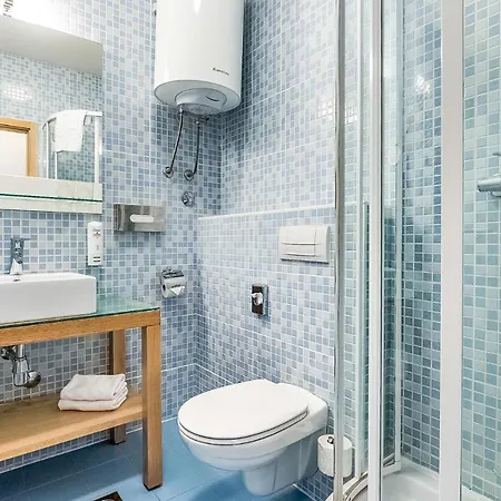 Nice In With Sauna, 2 Bedrooms And Swimming Pool Apartman Novi Vinodolski