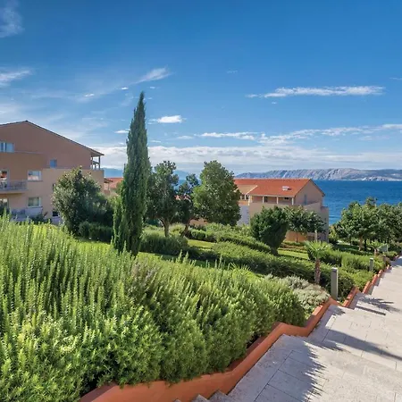 Nice In With Sauna, 2 Bedrooms And Swimming Pool Apartman